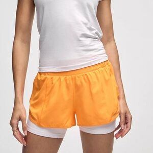 🌟NWOT🌟Lululemon Hotty Hot High-Rise Lined Short 2.5" Size 6 Mango Dream